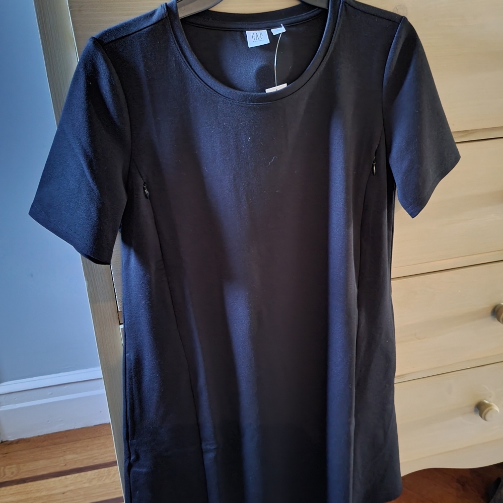 NWT - Gap Maternity Nursing Dress - Black - Size S